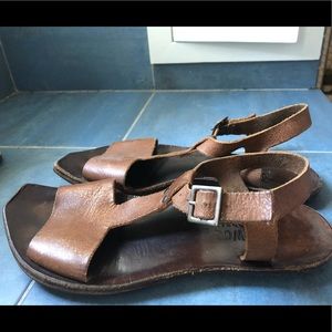Cydwoq Leather Sandals